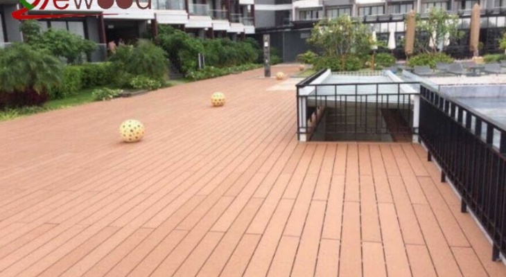 Sàn nhựa giả gỗ có tốt không? Có bền không? Ưu điểm và nhược điểm